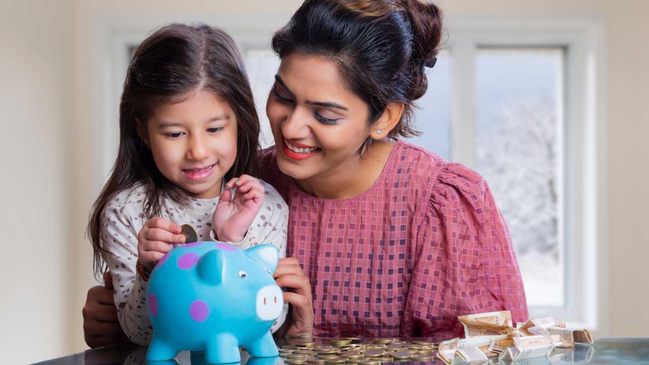 Saving Money As A Stay At Home Mom: Tips For Moms Who Are Stay-At-Home